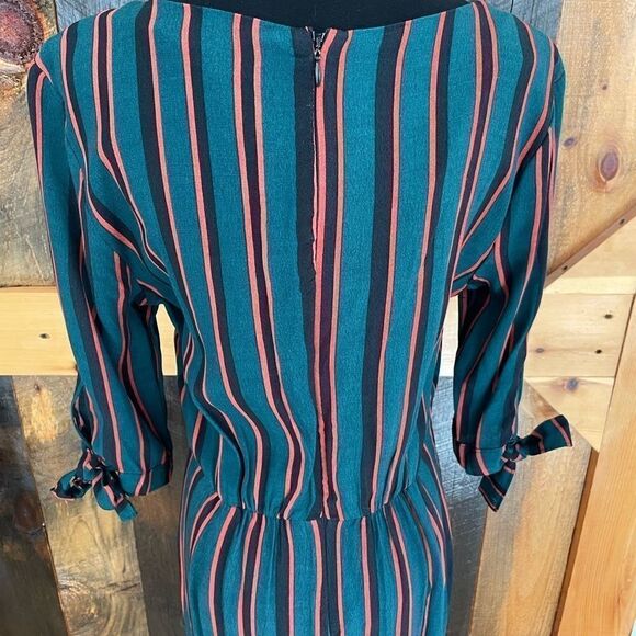 WILD Fable striped v neck jumpsuit with tie sleeves and back zipper, size M. - Picture 4 of 7